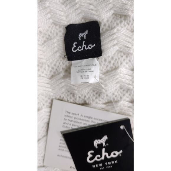Echo 10" Wide Bulky Cable Knit Infinity Scarf, Cream NWT - Picture 4 of 5